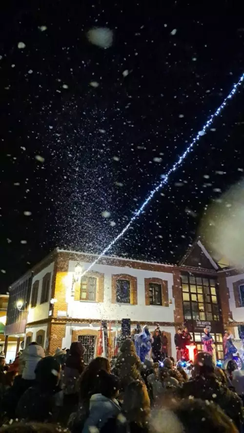 Neige pour l'inauguration de Noël à San Agustín del Guadalix
