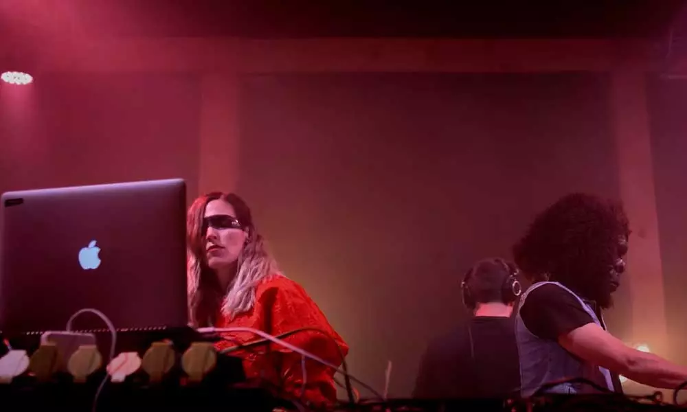 Elyella : laser en concert à Valence